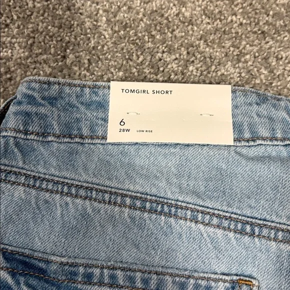 NWT American Eagle Low Rise Tomgirl Shorts - Picture 2 of 3